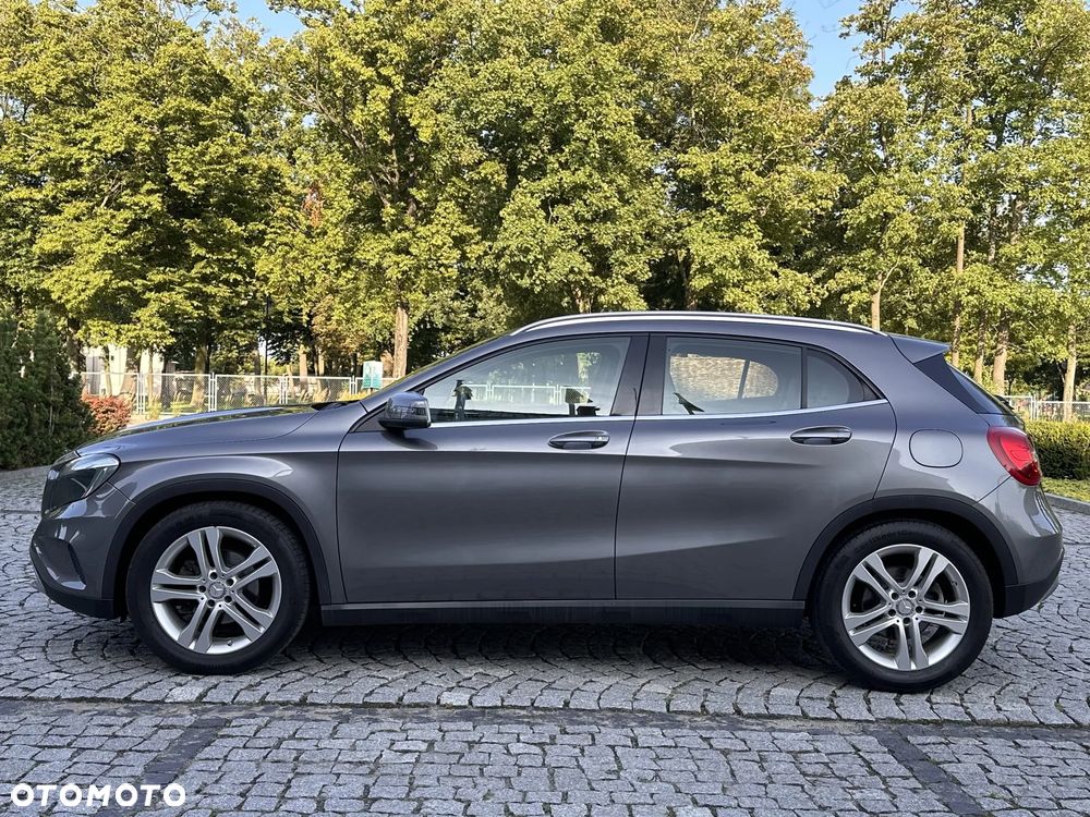 Mercedes-Benz GLA 200 7G-DCT - 3