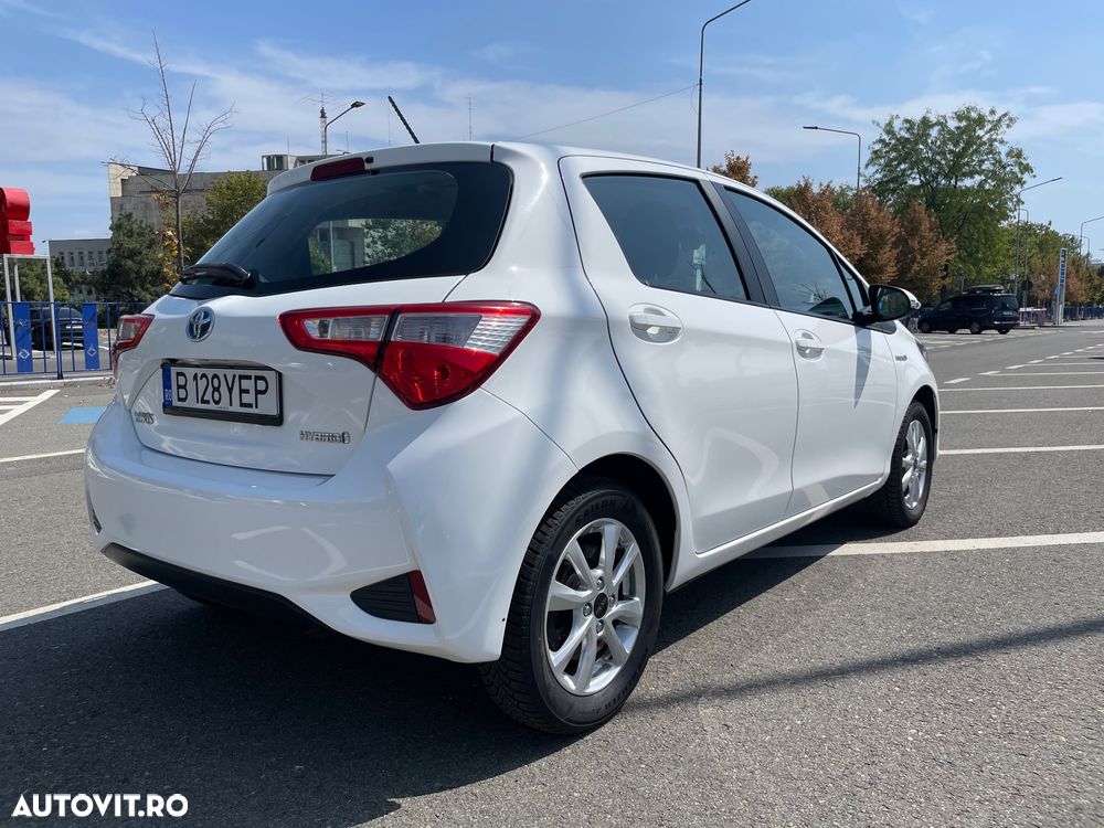 Toyota Yaris 1.5 VVT-i HSD Sol - 2