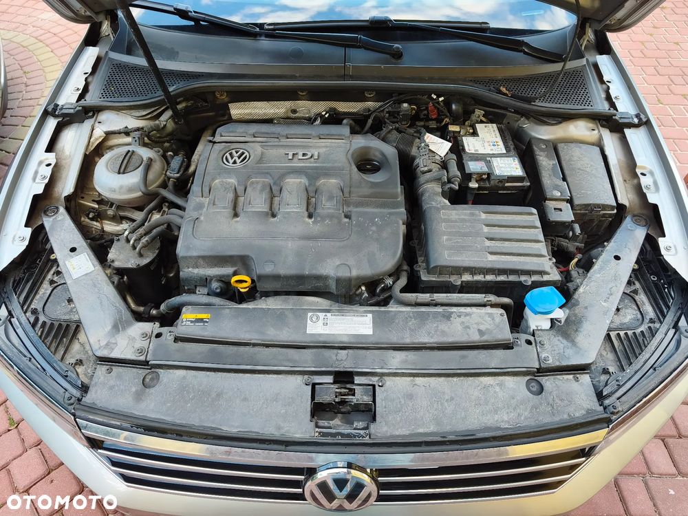 Volkswagen Passat 1.6 TDI BMT Comfortline - 11