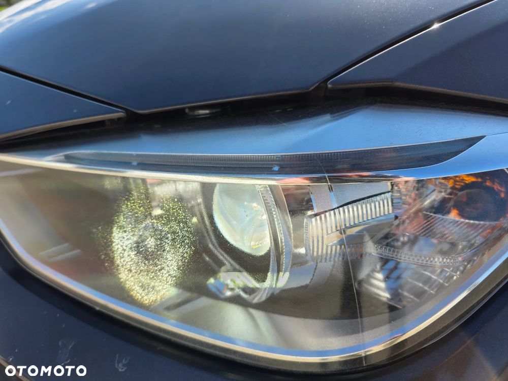 BMW Seria 3 318d DPF Touring Edition Exclusive - 15