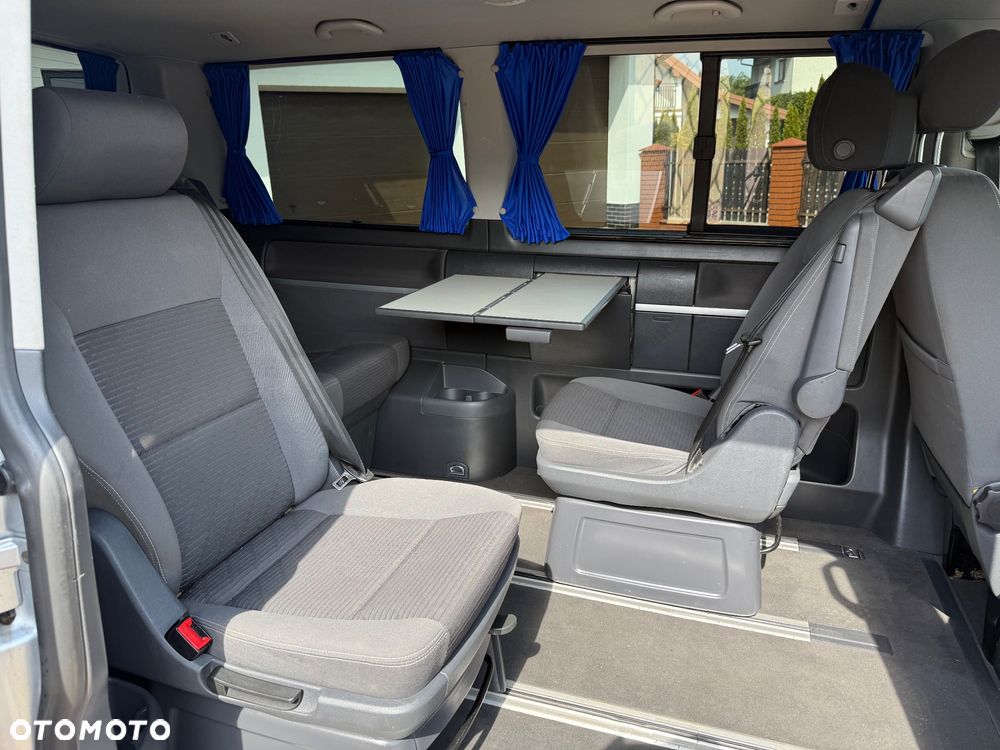 Volkswagen Multivan - 24