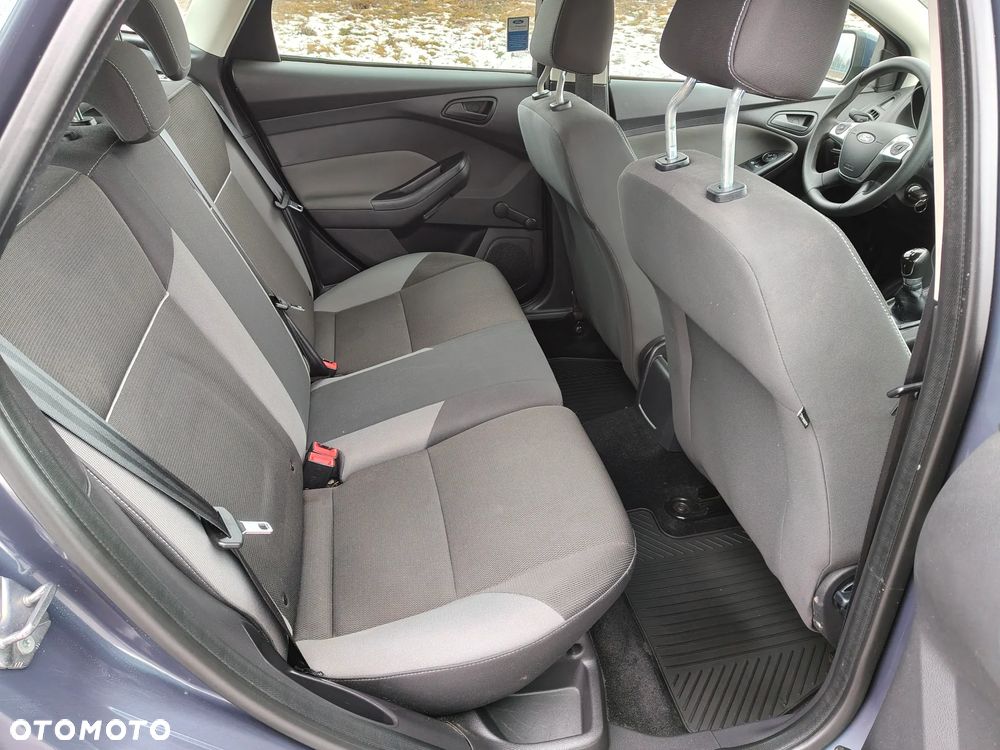 Ford Focus 1.6 Ambiente - 12
