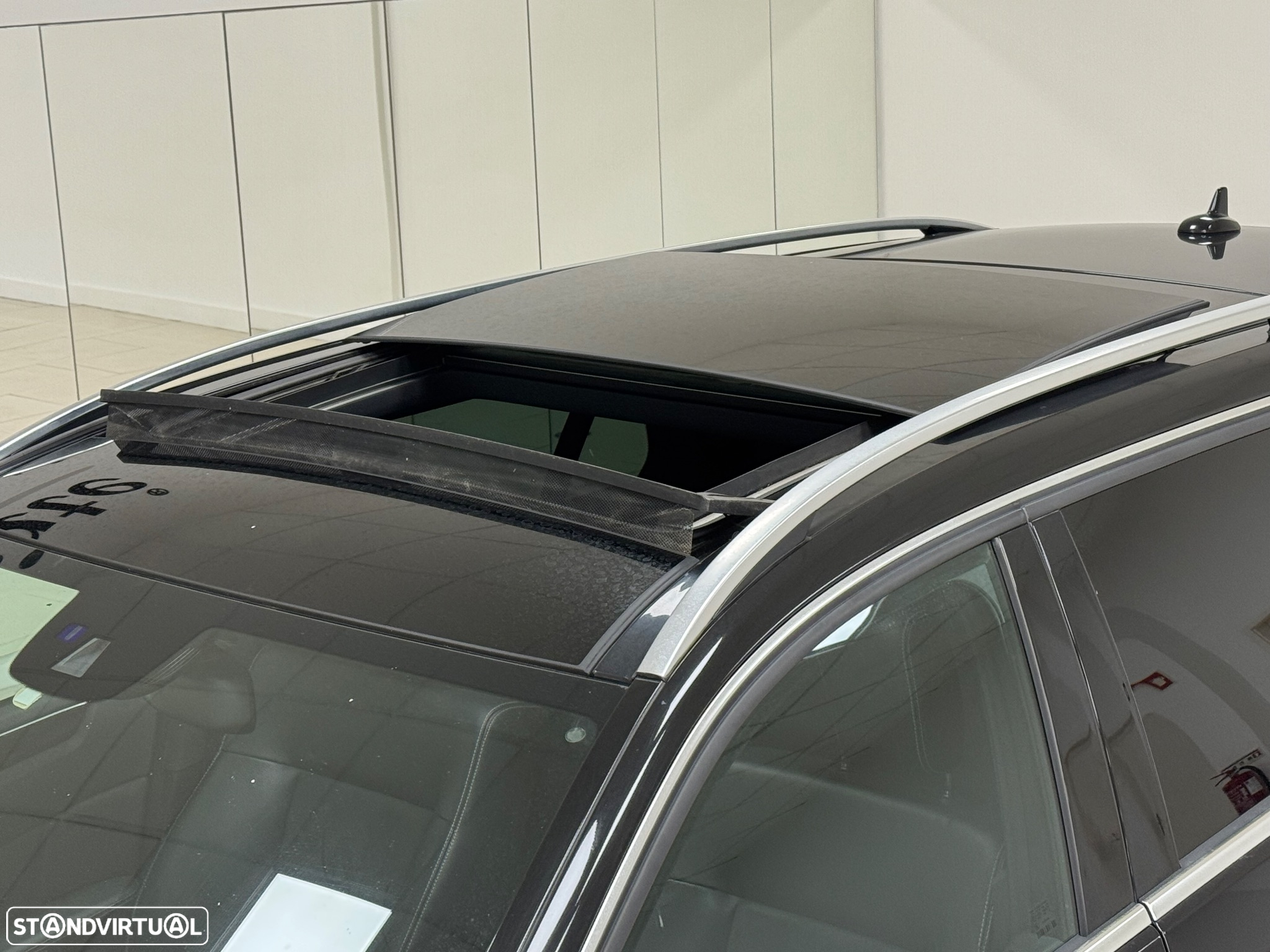Mercedes-Benz E 300 Bluetec Hybrid Avantgarde - 3