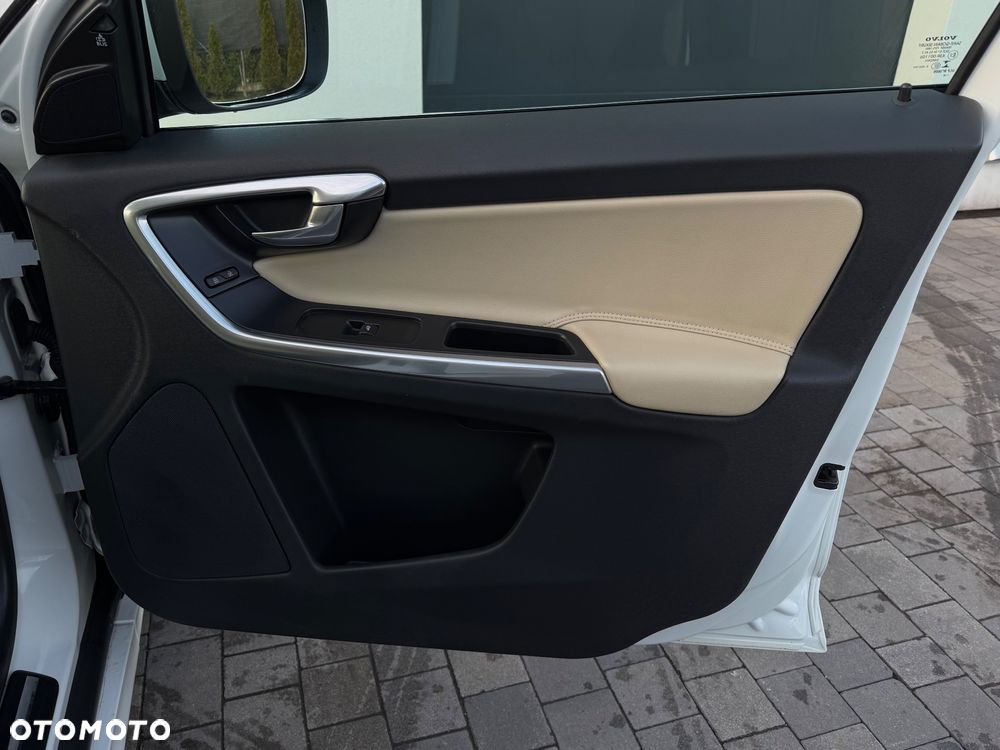 Volvo XC 60 D4 Geartronic Summum - 30