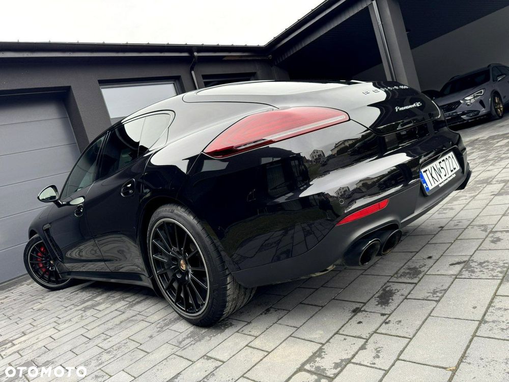 Porsche Panamera - 3
