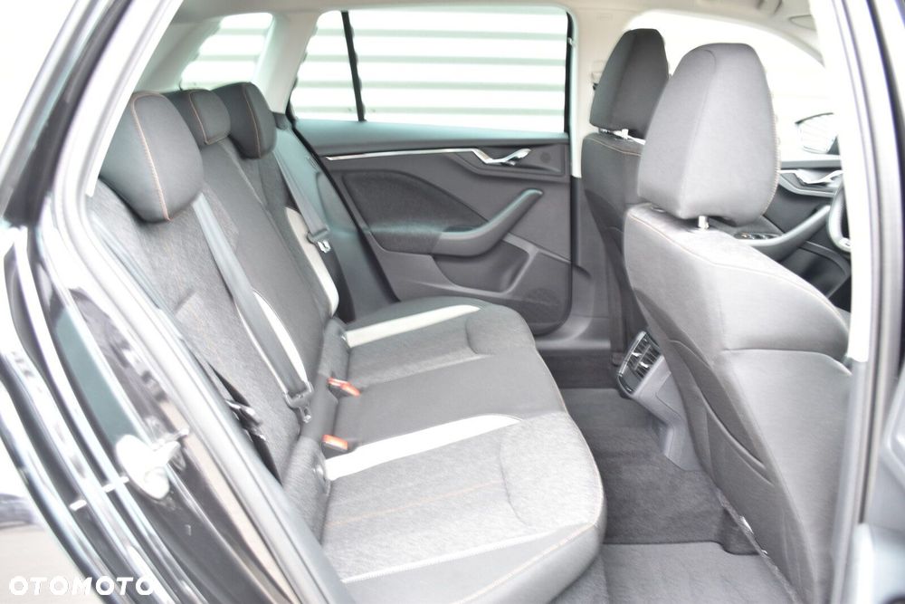 Skoda Kamiq 1.0 TSI Style DSG - 32