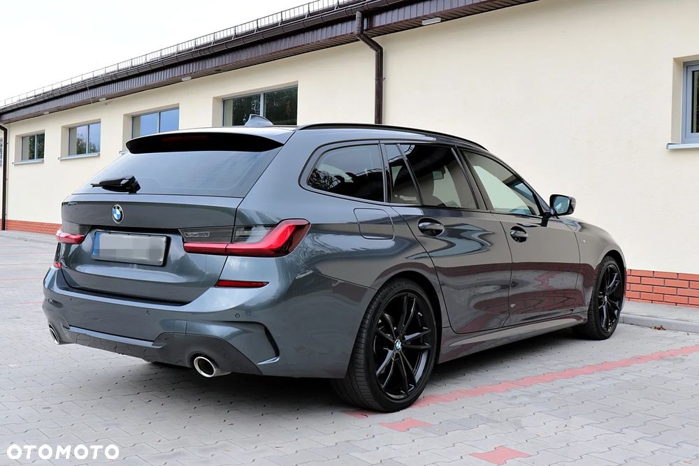 BMW Seria 3 320d Touring M Sport - 13