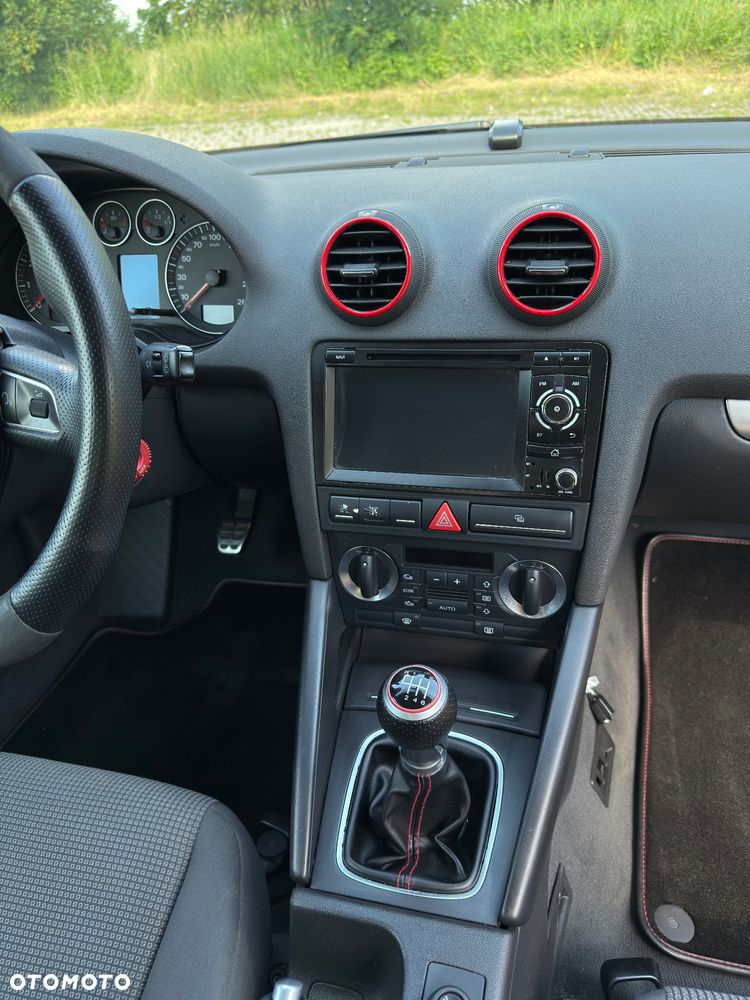 Audi A3 3-drzwiowe 1.6 FSI Ambiente - 12