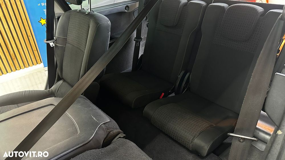 Renault Grand Scenic - 9