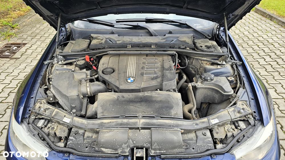 BMW Seria 3 320d Luxury Line - 32