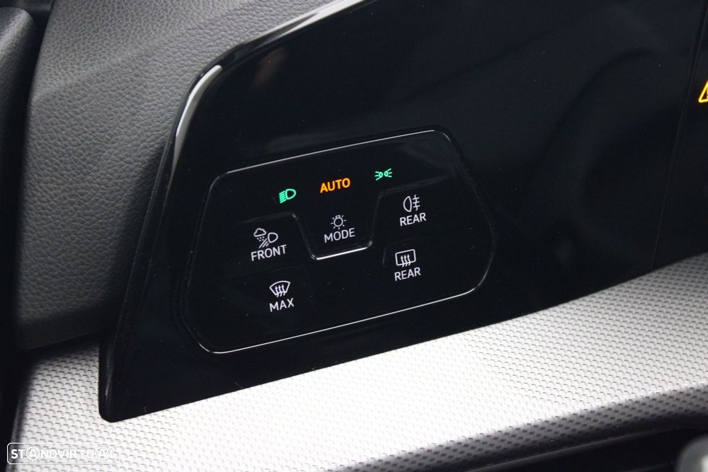 VW Golf 1.5 TSI e-Hybrid Style DSG - 32
