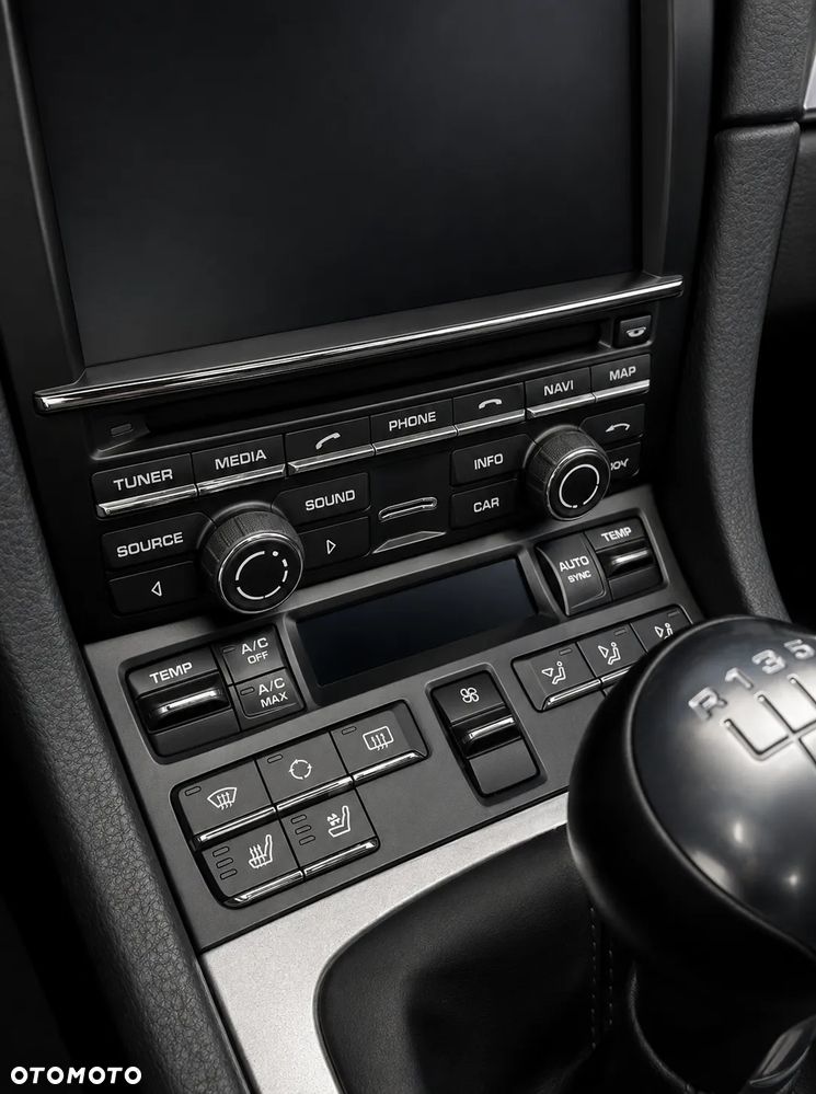 Porsche 911 Carrera 4S - 9