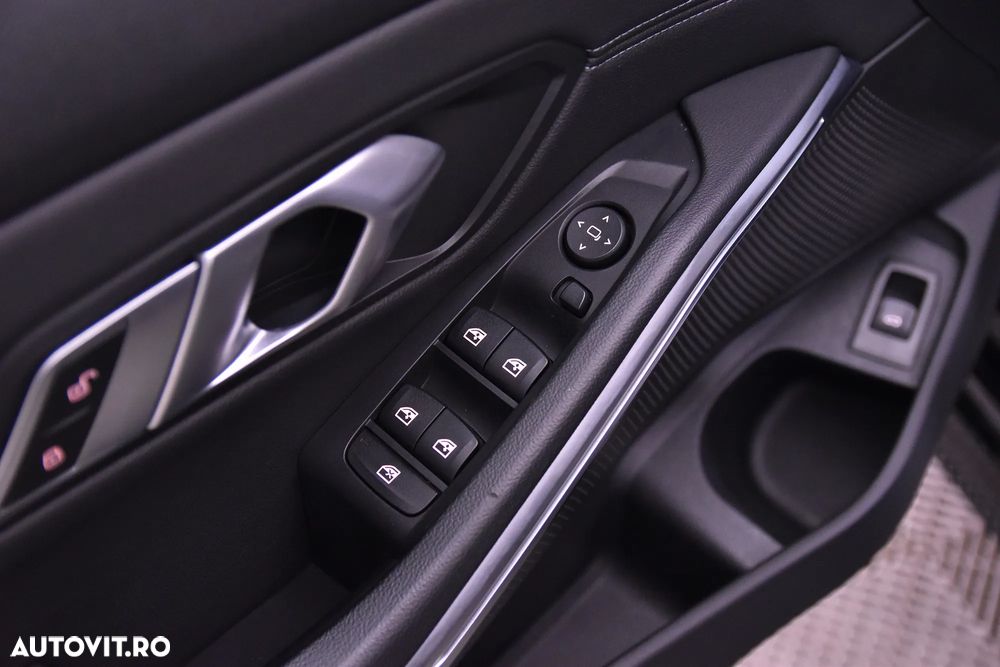 BMW Seria 3 320i AT - 14