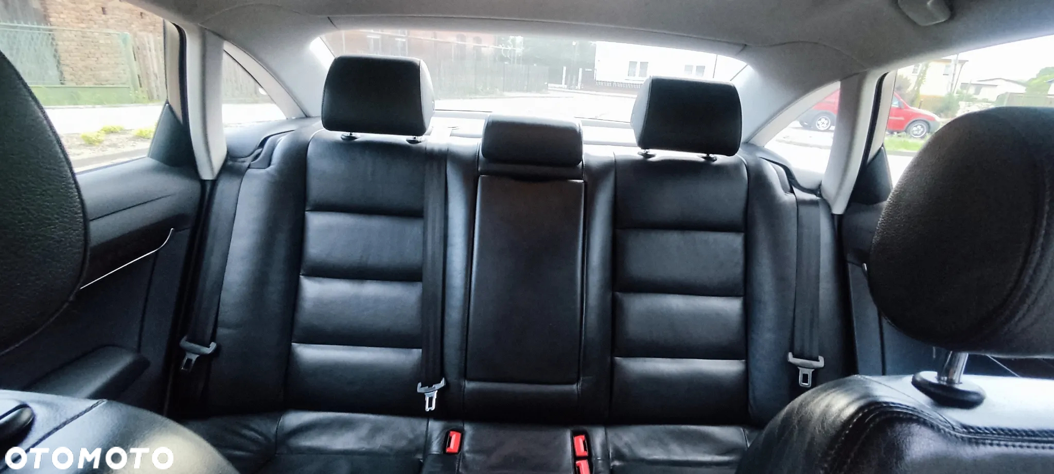 Audi A6 2.4 - 12
