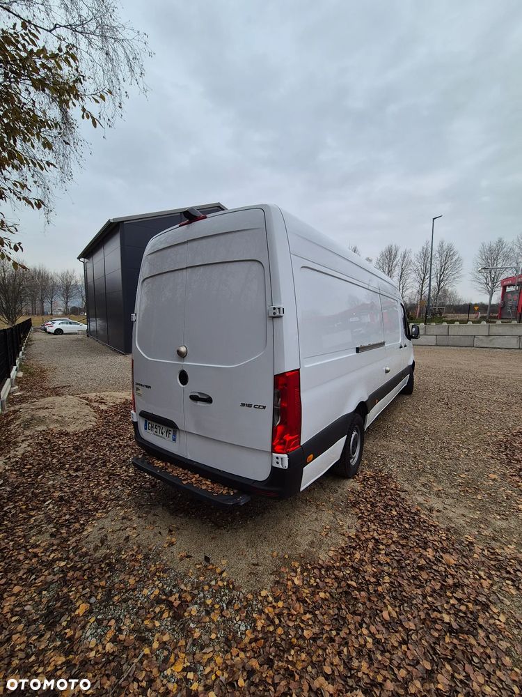 Mercedes-Benz Sprinter - 5