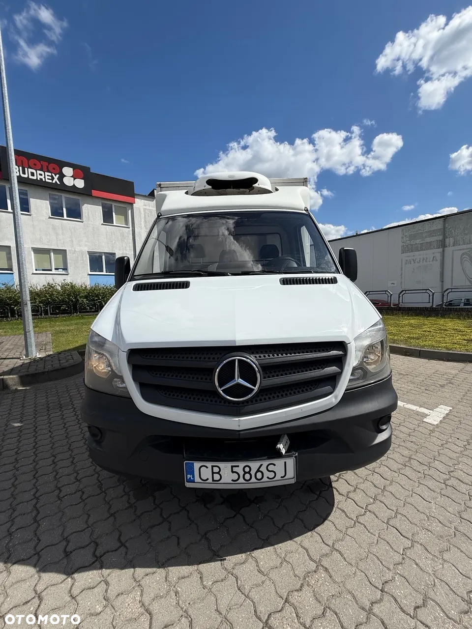 Mercedes-Benz Sprinter - 11