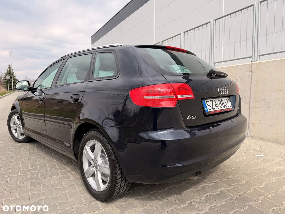 Audi A3 Sportback 1.6 TDI DPF Ambiente - 4