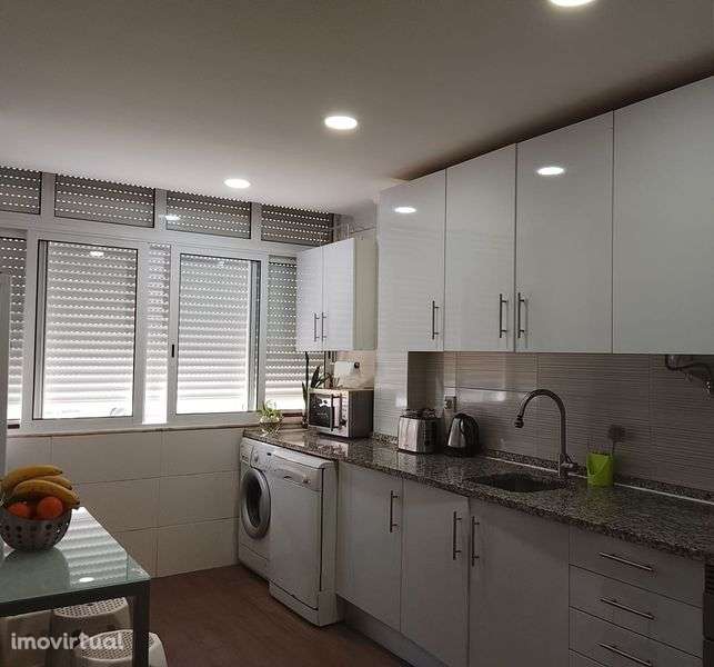 T2  remodelado Lavradio junto à Igreja - Grande imagem: 2/4