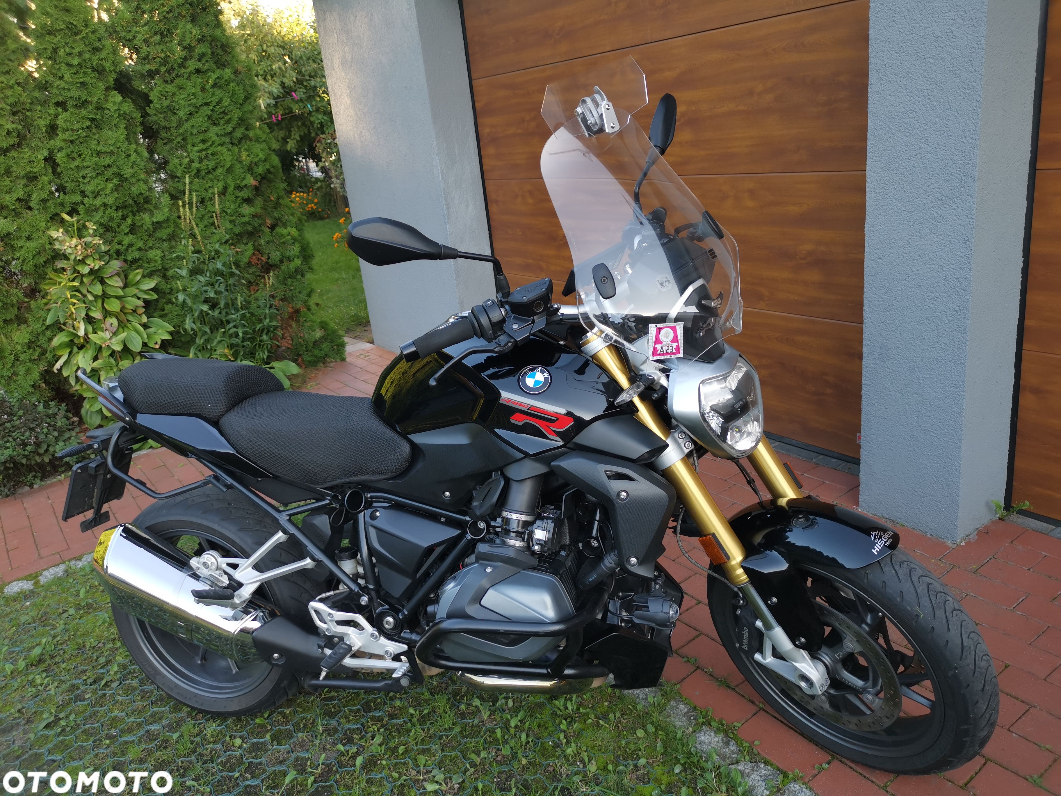 BMW R - 1