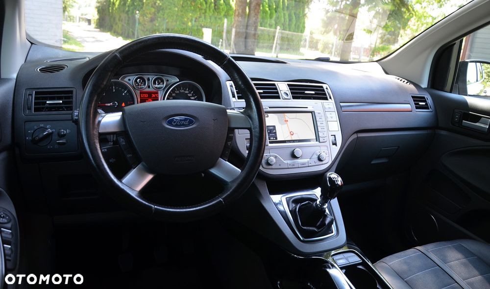 Ford Kuga 2.0 TDCi 2x4 Titanium - 12