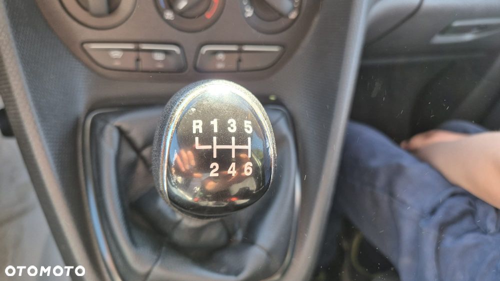 Ford Tourneo Connect 1.5 TDCi Trend - 11