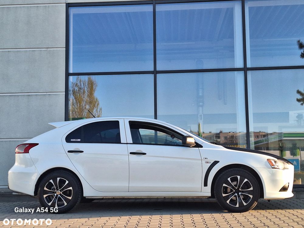 Mitsubishi Lancer 1.5 Inform - 2