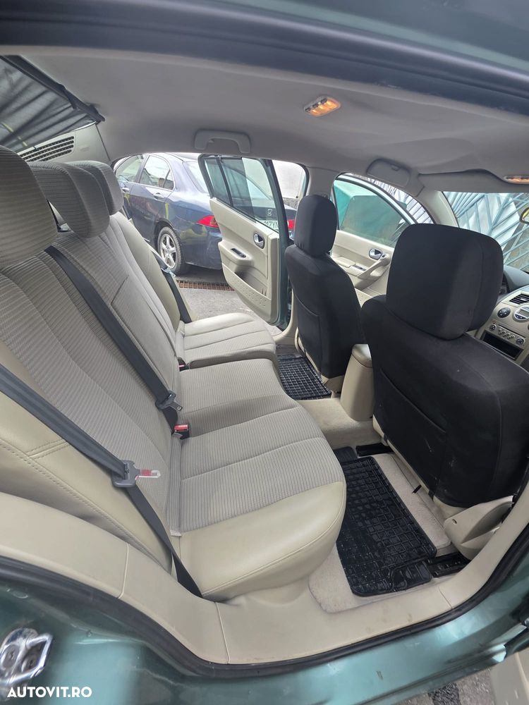 Renault Megane 1.6 16V Privilege - 8