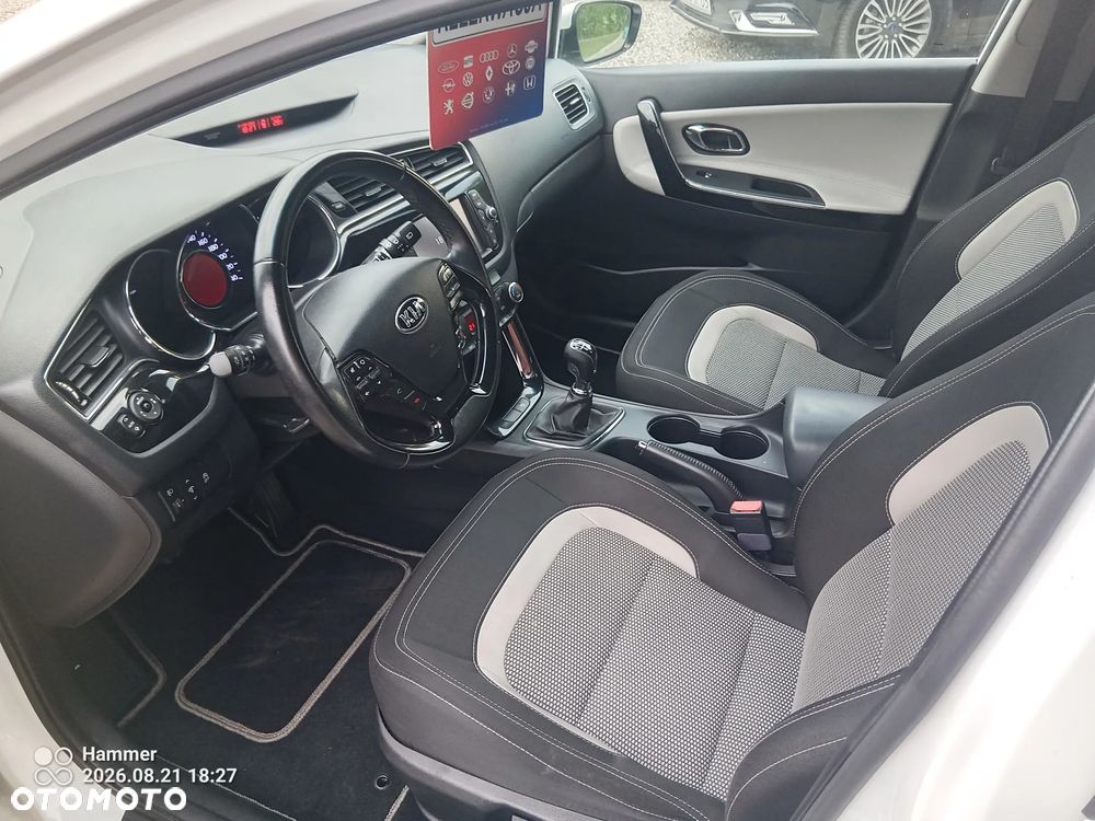 Kia Ceed 1.6 CRDi 136 ISG Edition 7 - 18