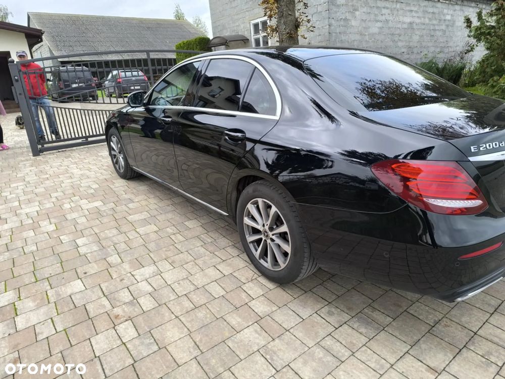 Mercedes-Benz Klasa E 200 d Business Edition 9G-TRONIC - 24