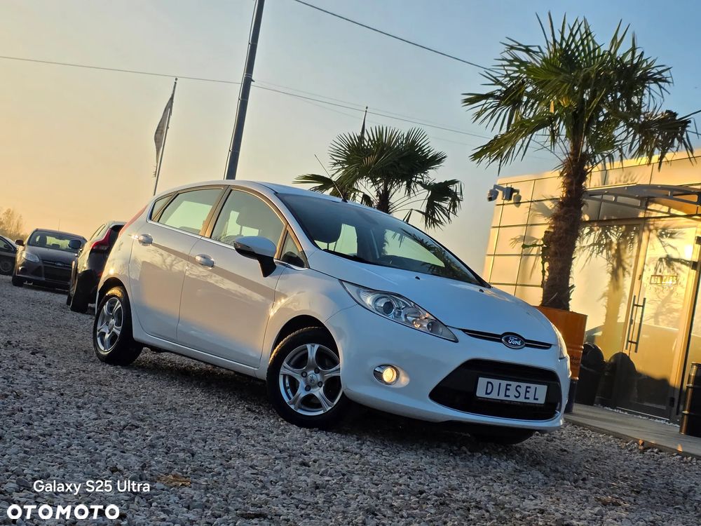 Ford Fiesta - 24