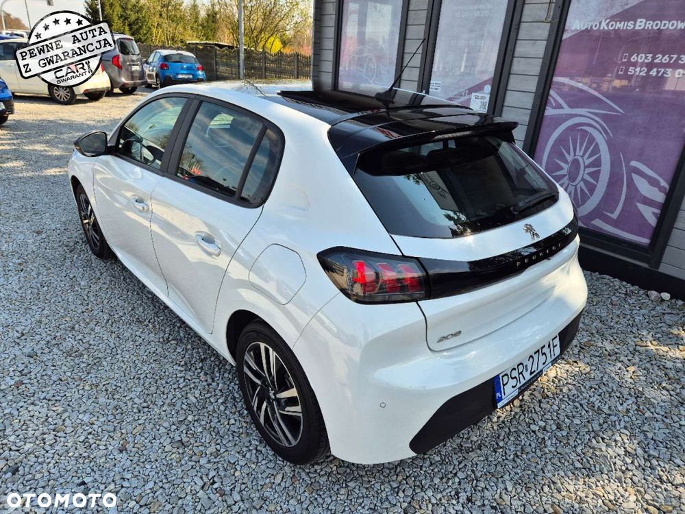 Peugeot 208 - 8