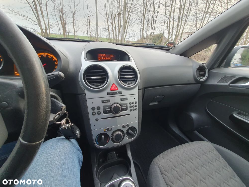 Opel Corsa 1.4 16V 150 Jahre - 17