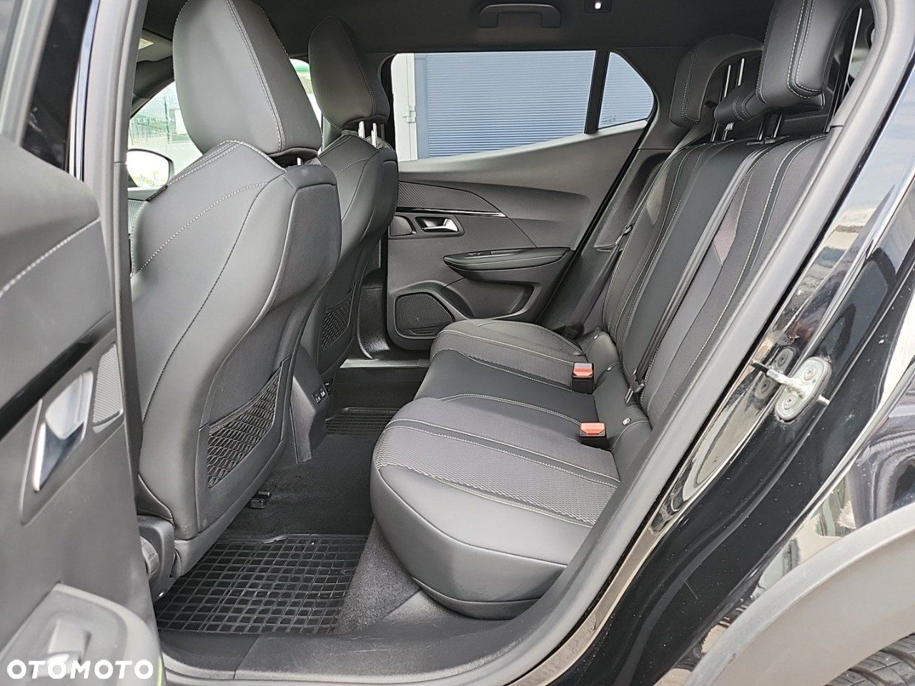 Peugeot 2008 1.2 PureTech GT S&S EAT8 - 10