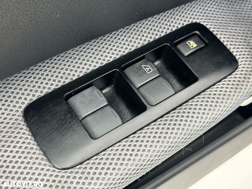 Nissan Qashqai 2.0 DCI DPF acenta - 11