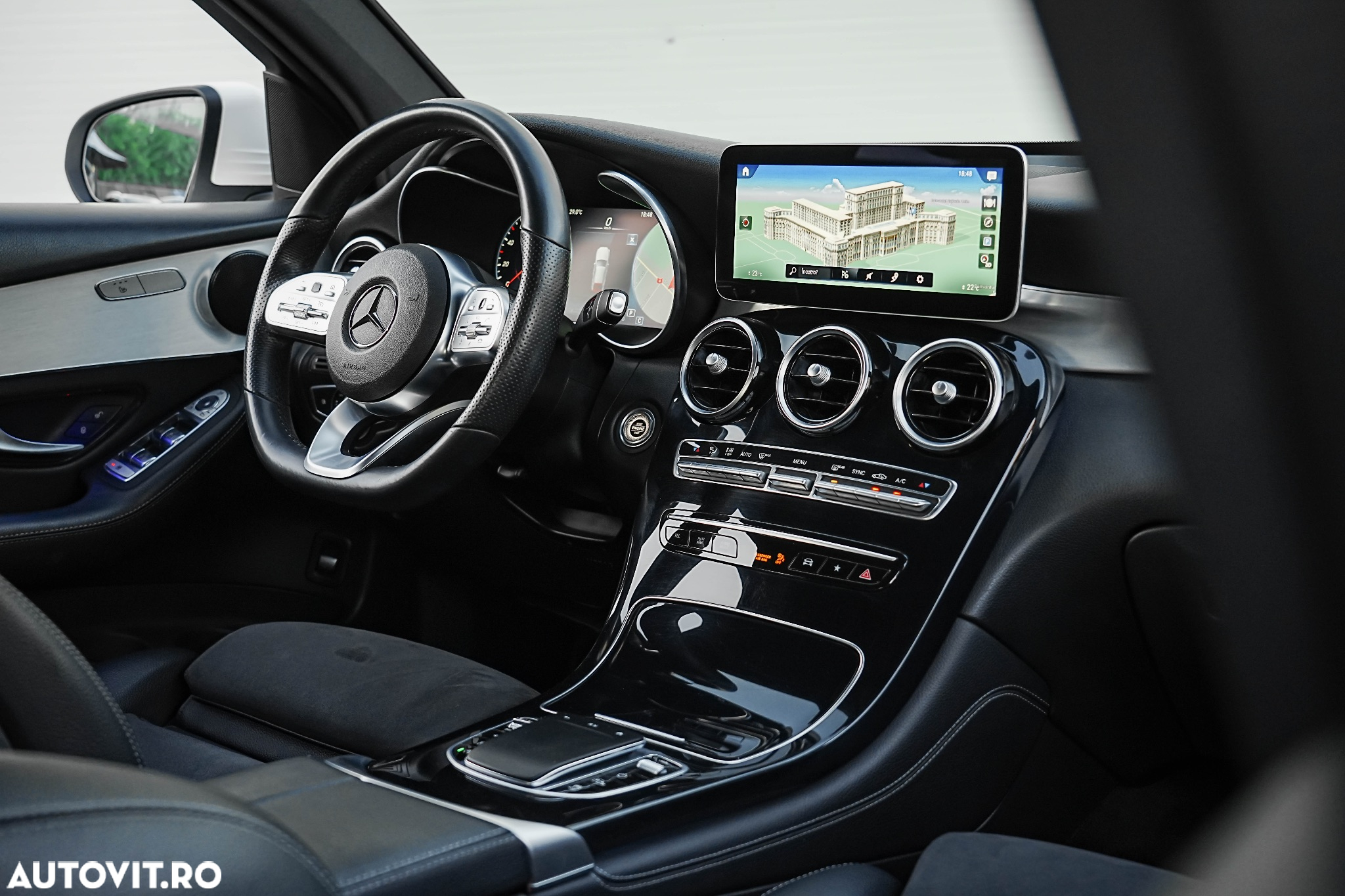 Mercedes-Benz GLC 220 d 4Matic 9G-TRONIC AMG Line Plus - 16