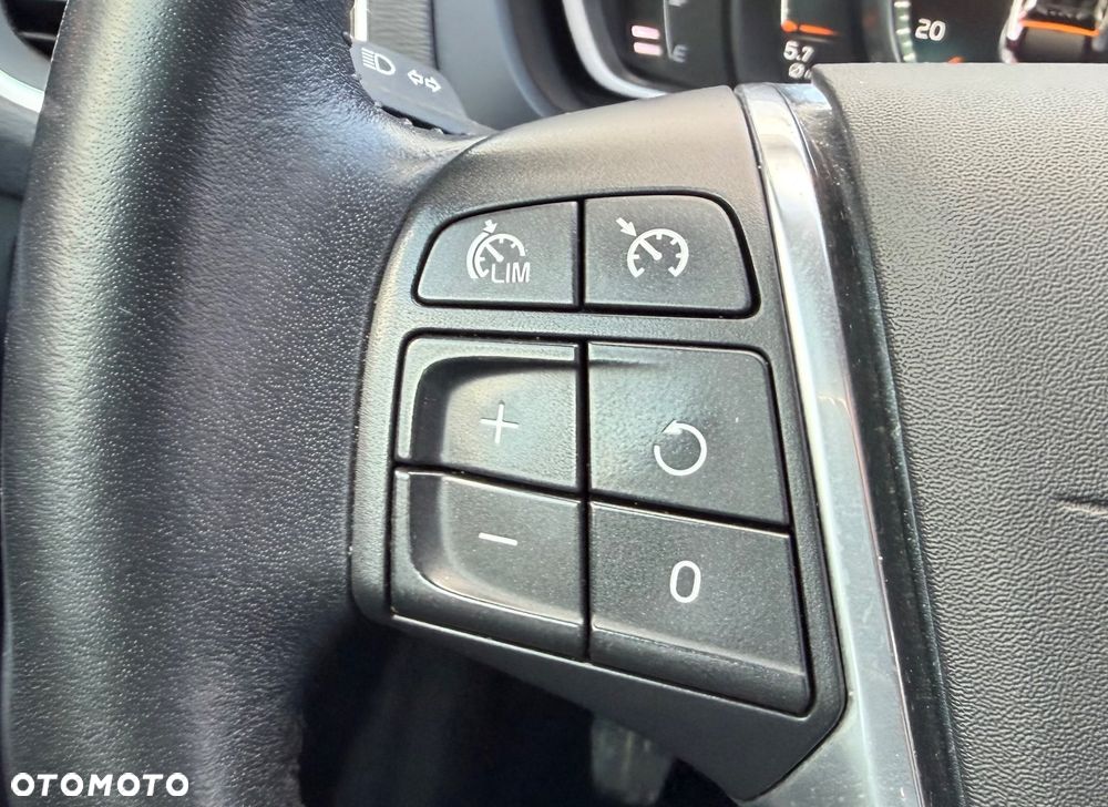 Volvo V40 D3 Momentum - 16