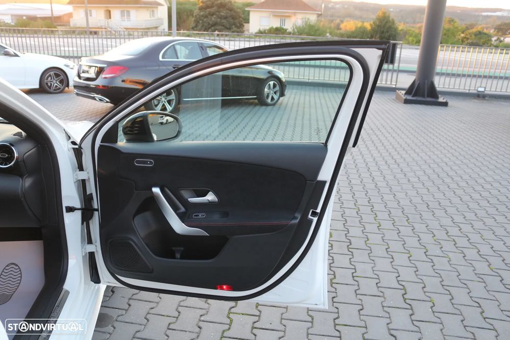 Mercedes-Benz A 250 Limousine e AMG Line - 35