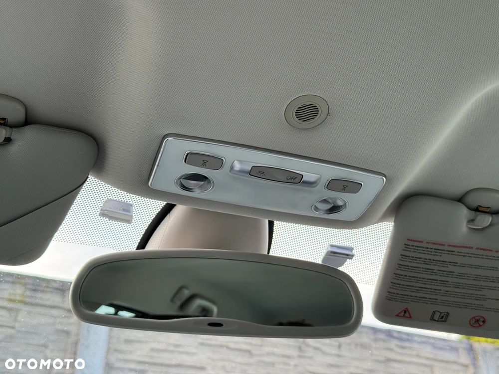 Renault Laguna 2.0 dCi Initiale ESM - 38