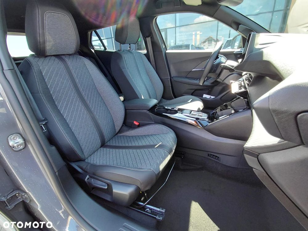 Peugeot 2008 PureTech mHEV Allure e-DCS6 - 12