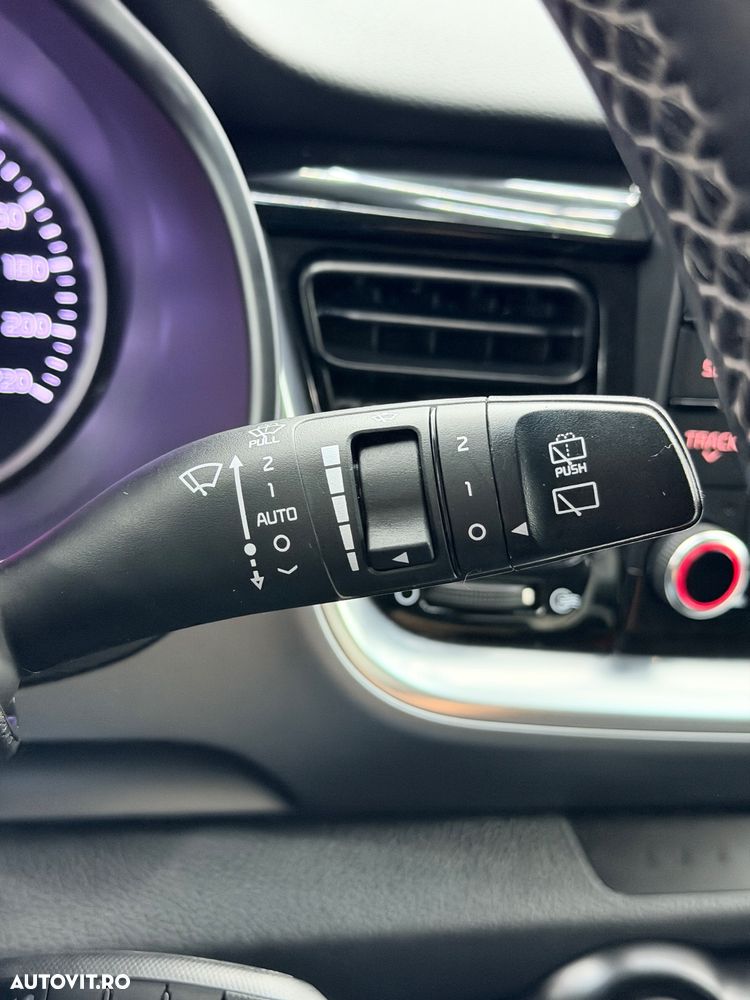 Kia Stonic 1.6 DSL Urban - 30