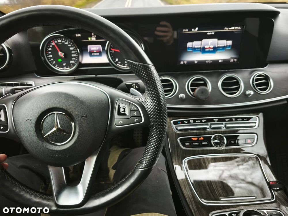 Mercedes-Benz Klasa E 220 d 4Matic 9G-TRONIC - 8