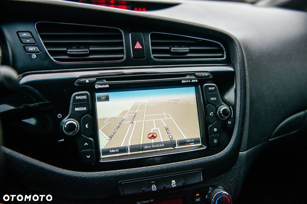 Kia Ceed 1.6 GDI Dream-Team Edition - 34