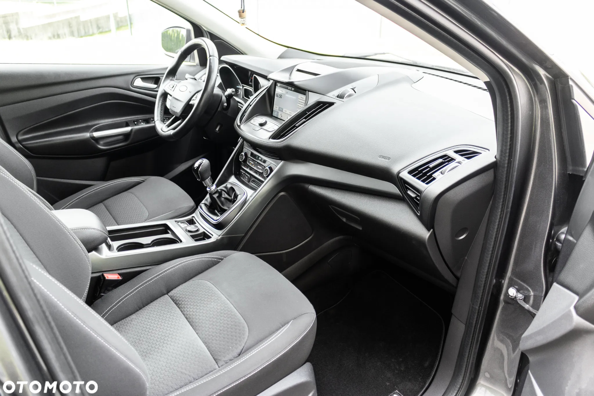 Ford Kuga 1.5 TDCi FWD Edition - 25