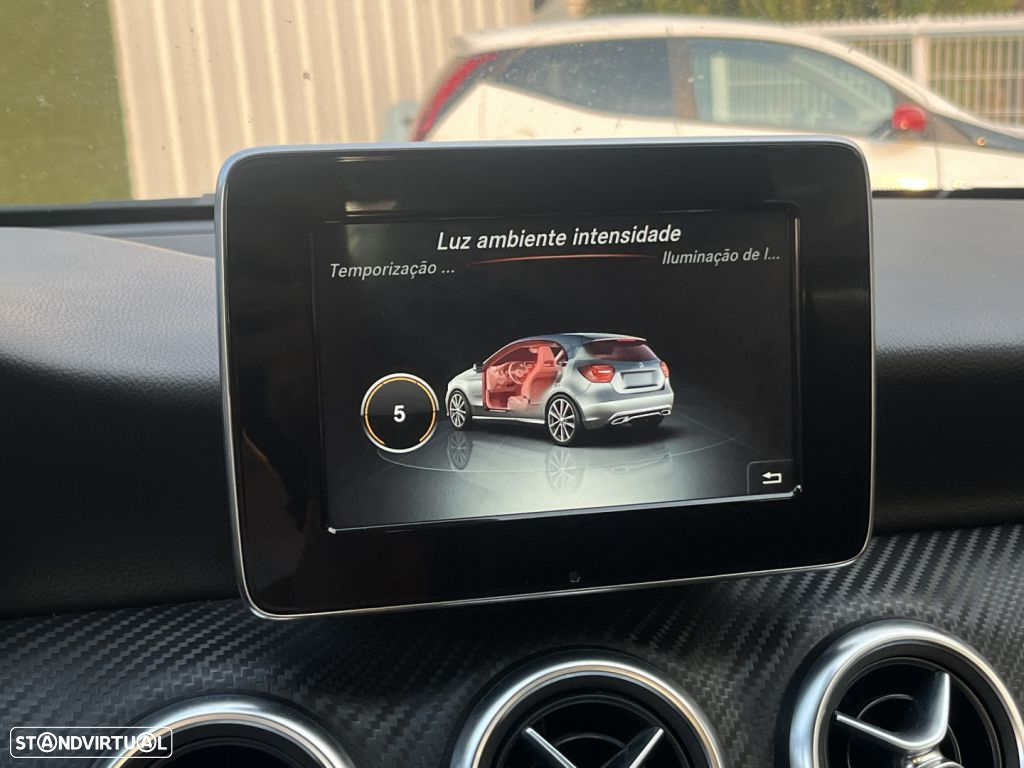 Mercedes-Benz A 200 d AMG Line - 23