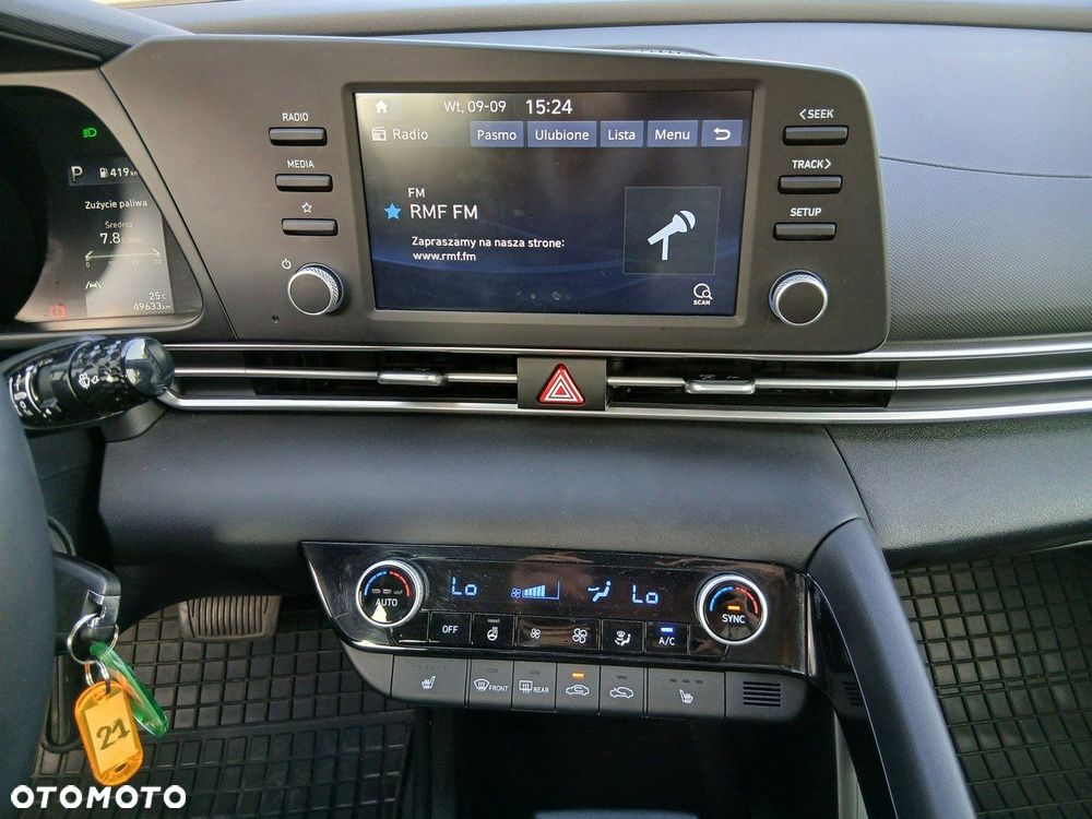 Hyundai Elantra - 15