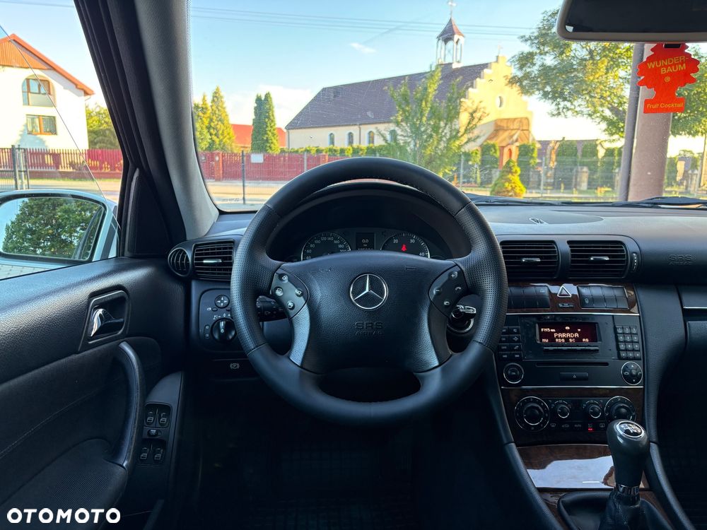 Mercedes-Benz Klasa C 200 CDI Elegance - 37