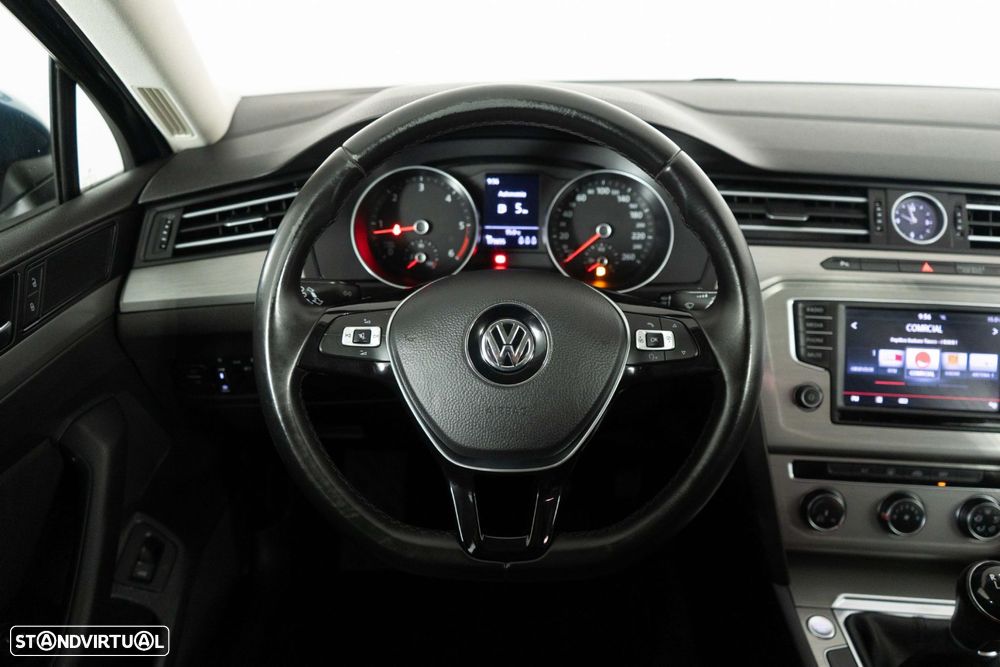 VW Passat Variant 1.6 TDI Confortline - 24