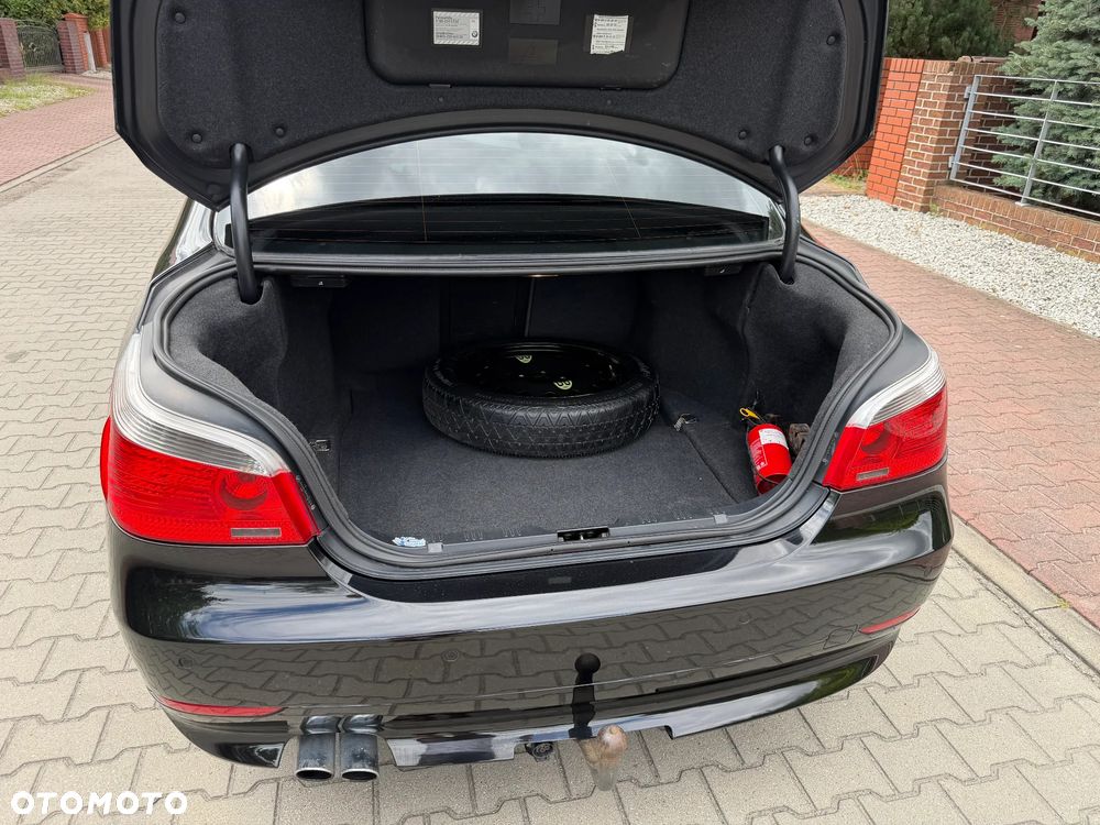 BMW Seria 5 523i - 27