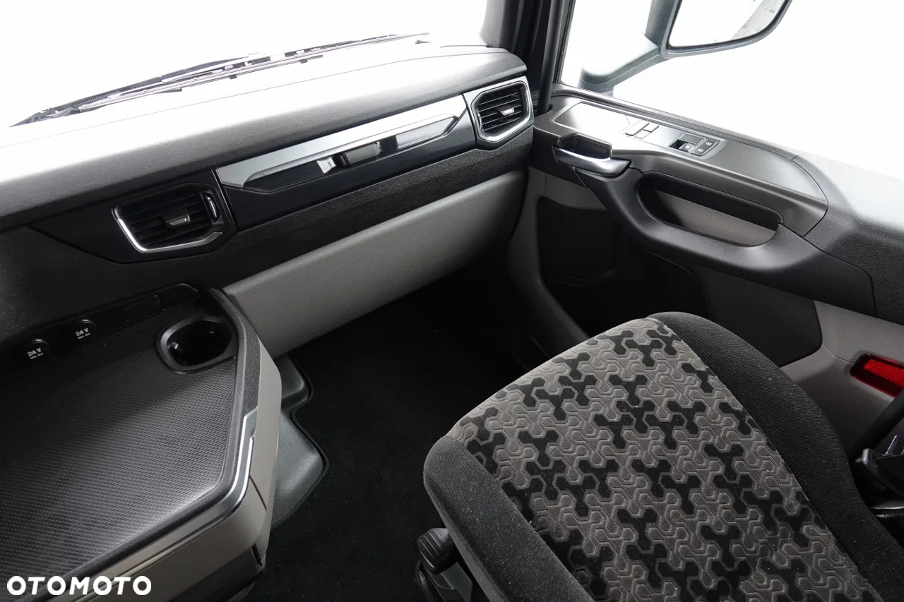 Scania S 500 / RETARDER / KLIMA POSTOJOWA   / PRZÓD NA PODUSZKACH / OPONY 100% / ALUFELGI SPROWADZONA / PO KONTRAKCIE SERWISOWYM - 32