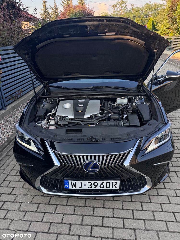 Lexus ES 300h Business Edition - 12